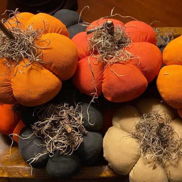 Primitive mini bowl filler pumpkins
