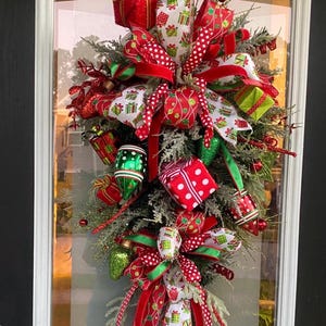 Christmas gift box inspired swag wreath|Christmas swag|gift box ribbon swag|Front door swag|swag for front porch decoration|Christmas wreath