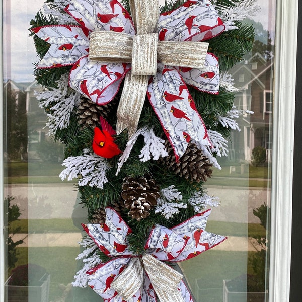 Cardinal themed winter wreath swag|Christmas wreath|indoor or outdoor wreath|cardinal wreath|front door wreath|bird wreath|tear drop swag