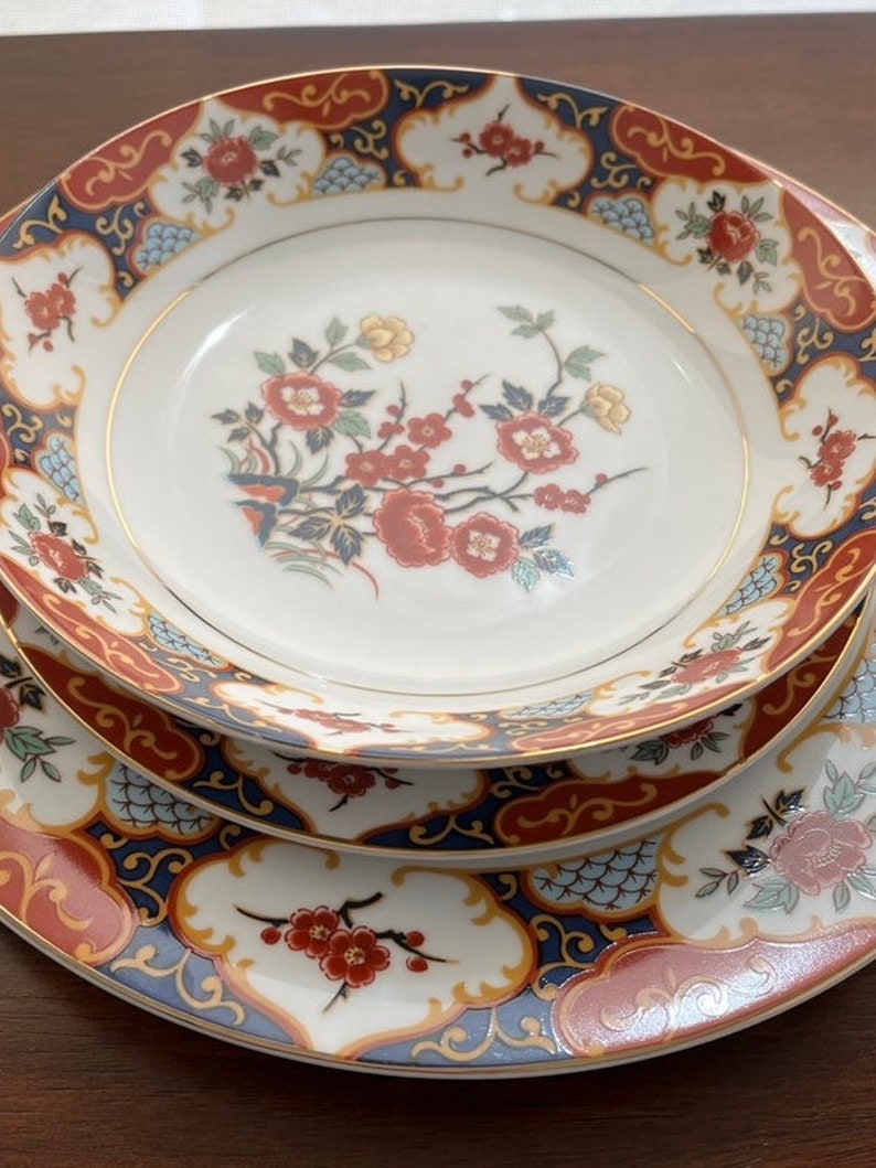 Japanese Dinnerware Set 5 Piece China Dinner and Salad Plates, Bowl, Cup and Saucer Kyoto Imari