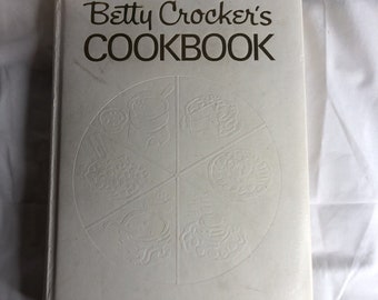 Betty Crockers gepolsterter Pie-Einband, weißes Kochbuch, selten (1971)
