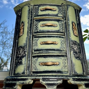 Jewellery Box, upcycled, Scottish design, celtic motifs, gift from Scotland, hand painted in Scotland,