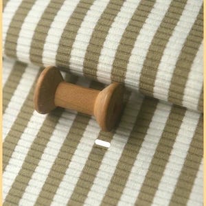 Randigt stickat tyg, stretchtyg, mjukt tyg, sofftyg, stickat tyg, randigt tyg, klänningstyg, tyg på 1/2 yard, klädtyg bild 5