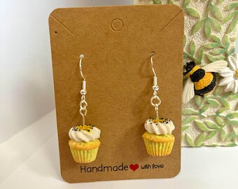 Pendientes de cupcake de semilla de amapola de limón hechos a mano