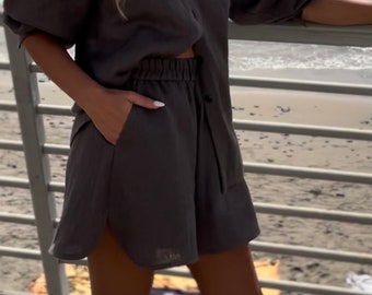 Linen shorts with side pockets Luna in Dark Brown