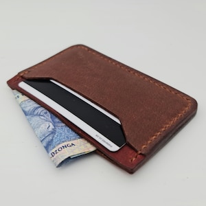 Patrón minimalista de billetera de cuero para tarjetas