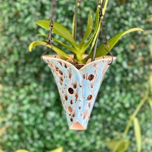 Vorbestellung Robin&#39;s Egg Blue Kleine Keramik hängende Orchideenpflanze Pflanztopfhalterung, belüftete Orchideenblumenkeramik mit Löchern