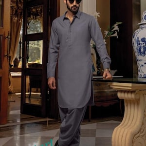 Men&#39;s Gray Pathani Salwar Kameez: Handmade Cotton Kurta Pajama Set