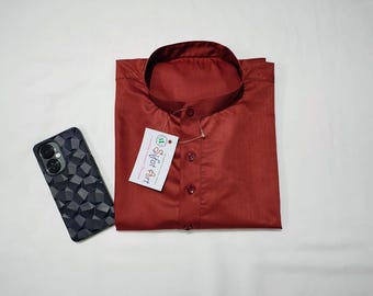 Handgemaakte katoenen kurta voor heren: traditionele Indiase trouwkleding