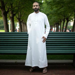 Herenlinnen Thobe: handgemaakte islamitische jubba, Arabische jurk