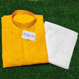 Ensemble georgette motif cachemire georgette jaune d&#39;été coupe classique chikankari pour homme, kuarta brodé pour homme, kutte ethnique pour homme/Kourta de mariage pour homme