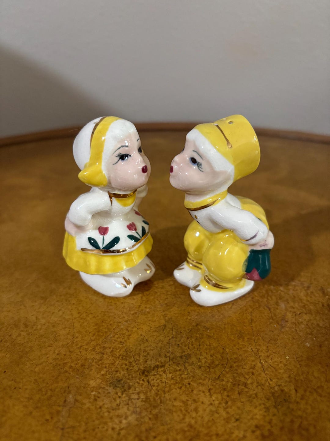 NAPCO Vintage Dutch Kids Boy and Girl Kissing Salt & Pepper Shakers ...
