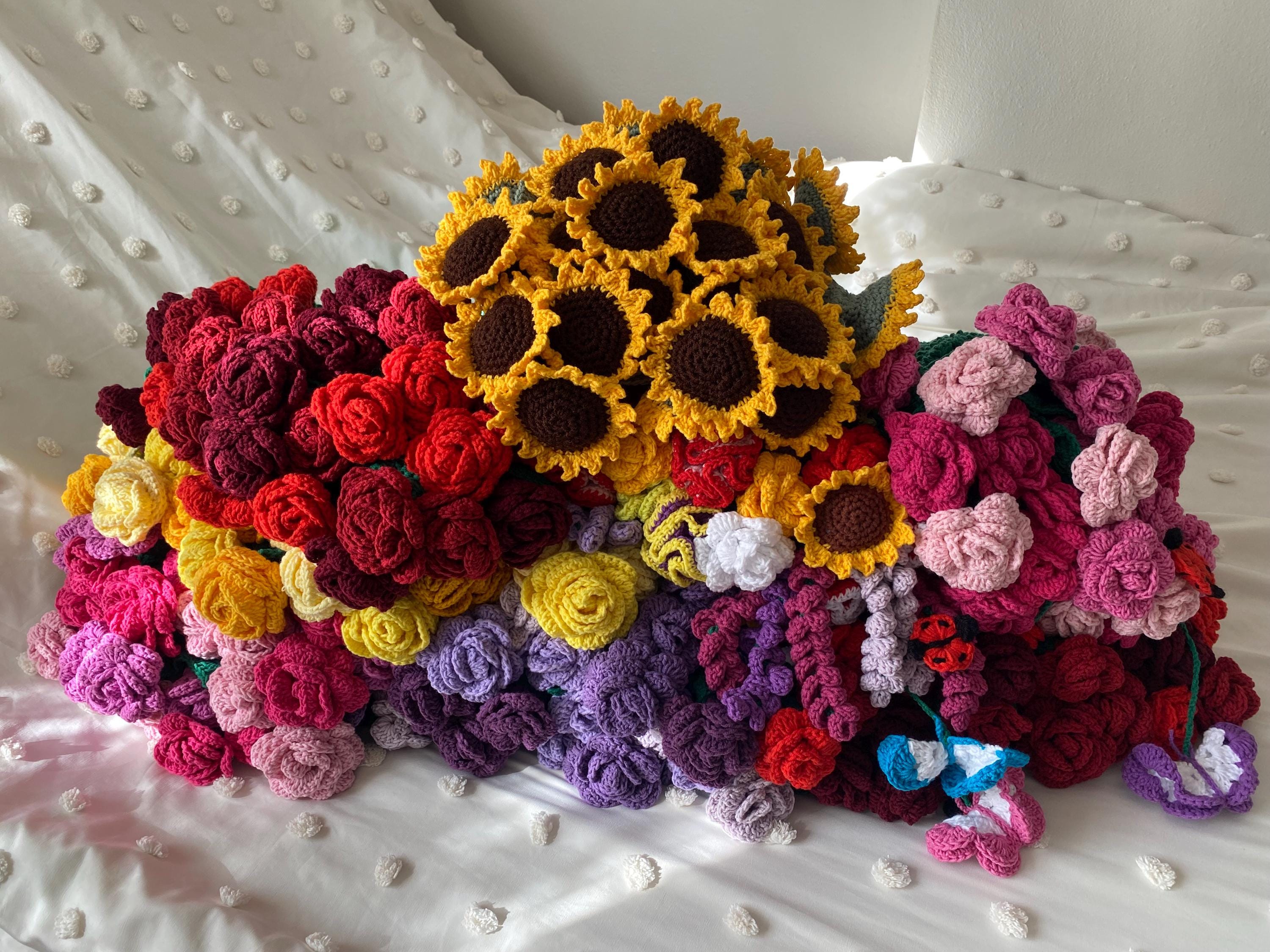 かぎ針編みの花束ブランケット、かぎ針編みの赤いバラの花束