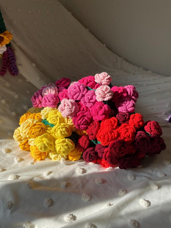 LEFORUP Flower Bouquet Blanket, Crochet 3D Flowers Rose Bouquet Blanket Handmade, Finished Or Material Package For Mother's Day Birthday Home Decor (Style-E, Finished Blanket