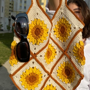 Crochet Sunflower Bag, Granny Square Shoulder Bag, Crochet  Flower  Purse, Hippie Tote Bag, Crochet Handle Bag, Shoulder Bag, Summer Purse