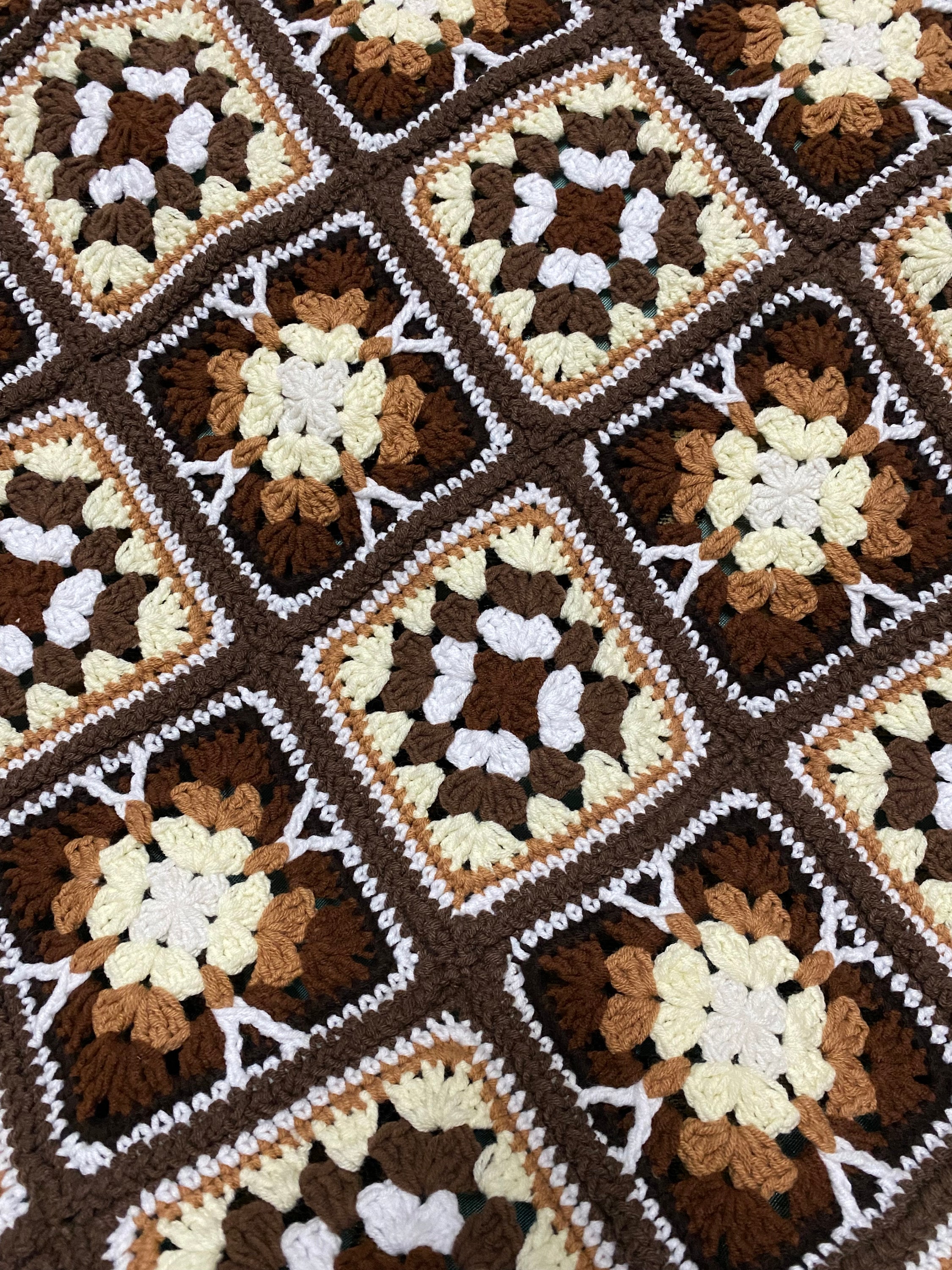 Couverture Vintage 60cm Faite Main Par Grand-mère En Carrés Afghan Au Crochet 48x32 Marron