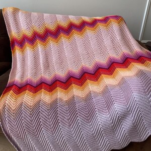 Gehäkelte Ripple Decke,Chevron Streifen Afghan,Regenbogen Zickzack werfen,Oma Quadrat Afghan,Farbübergang Decke,versandfertig,Weihnachtsgeschenk