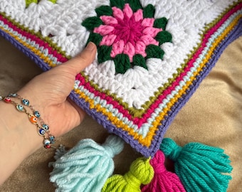 Crochet White Blanket,Large Flower Afghan,Granny Square Bedspread,Knit Throw, Crocheted Sofa Blanket,Tv Blanket,Christmas Gift,Gift for Mom