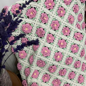 Crochet Pink Rose Granny Square Blanket,Handmade 3D Rose Bedspread,Sofa Blanket,Crochet Throw, Vintage Afghan, Mother Day Gift,Wedding Gift