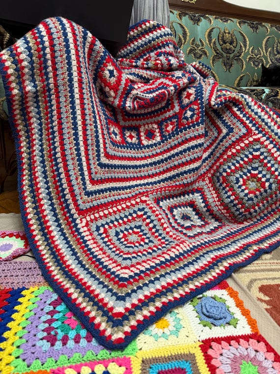 かぎ針編みのおばあちゃんのスクエアブランケット、カラフルなスロー