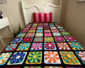 Crocheted Daisy Large Bedspread,Black Crocted Blanket,Colorful Flower Throw,Granny Square Afghan, Knit Daisy Sofa Blanket, Mother's Day Gift