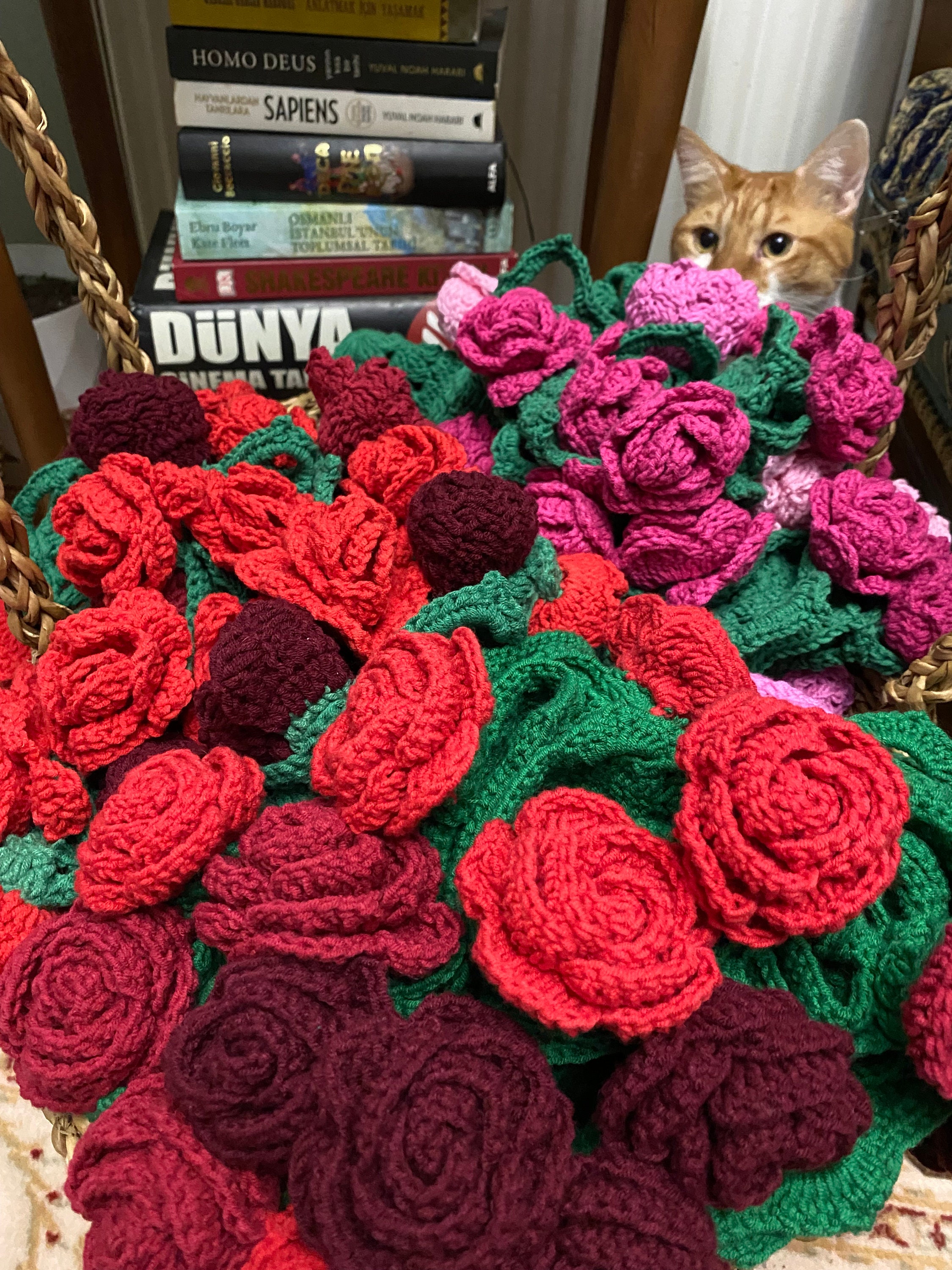 かぎ針編みの花束ブランケット、かぎ針編みの赤いバラの花束 かぎ針編みの花束ブランケット、かぎ針編みの赤いバラの花束