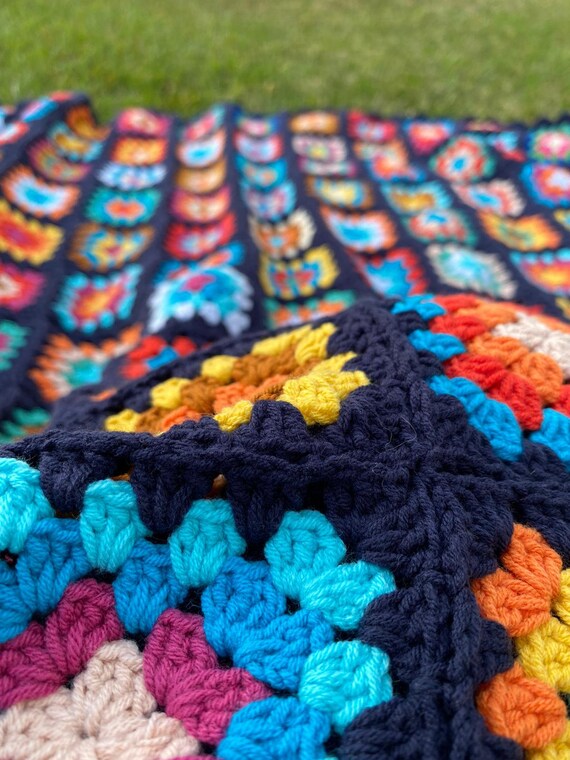 クロシェ編みのロザンヌブランケット、レトロなグランマスクエア