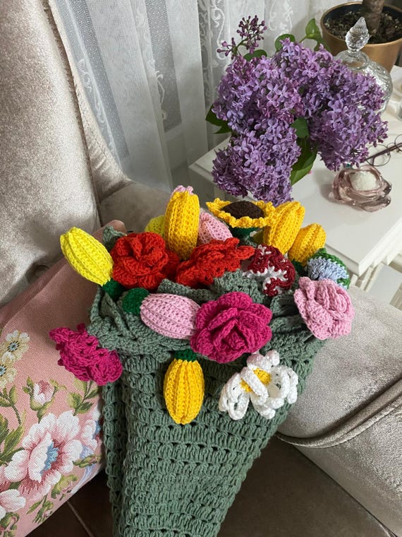 かぎ針編みのフラワーブーケブランケット、チューリップミックス