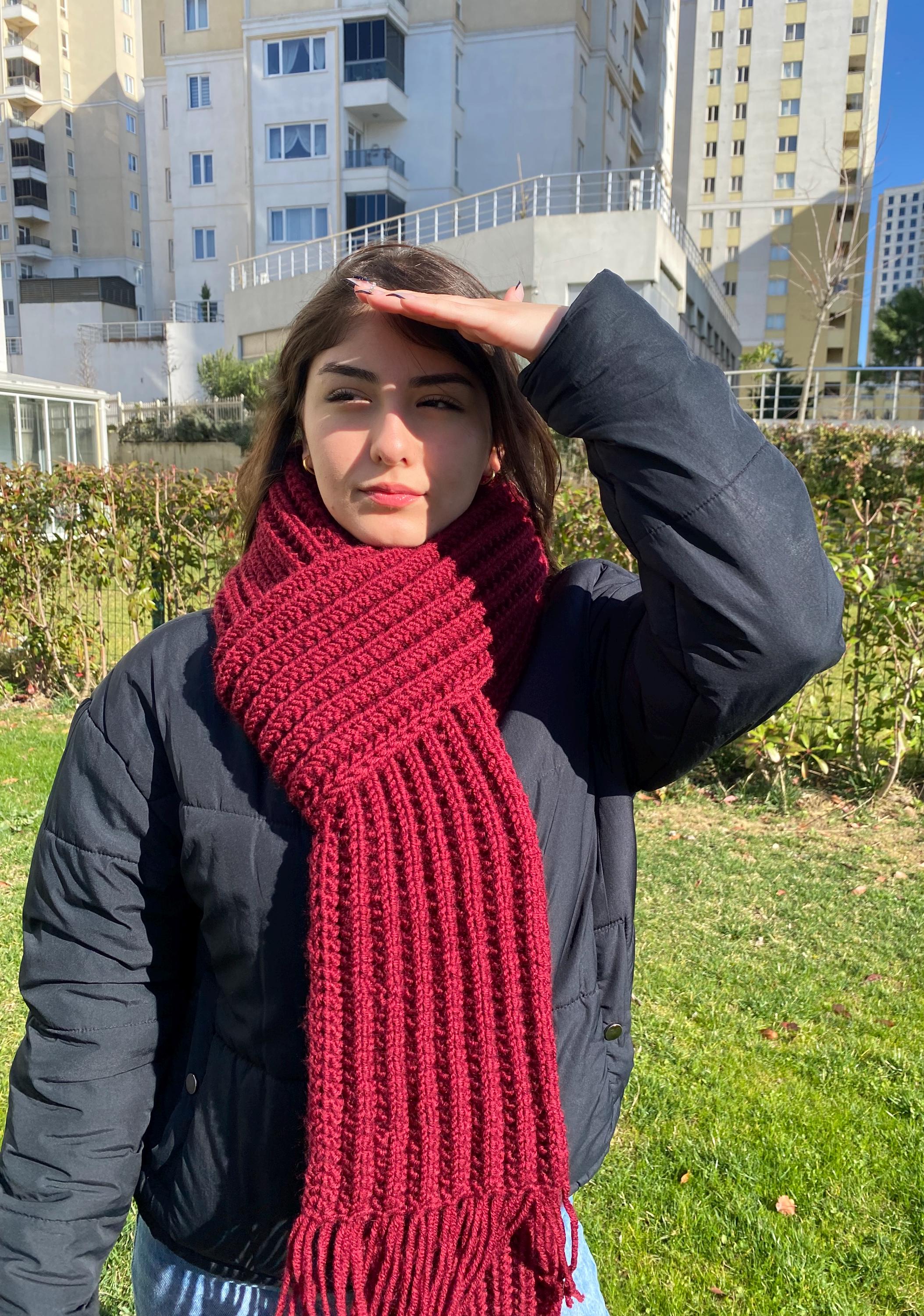 Sciarpa di lana fatta a mano, scialle lungo bordeaux lavorato a