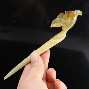 Magnifique épingle à cheveux en jade Yulan en forme de fleur de magnolia, épingle à cheveux en jade Xiu naturel, bâton à cheveux en jade sculpté en forme de fleur, cadeau pour elle K1782