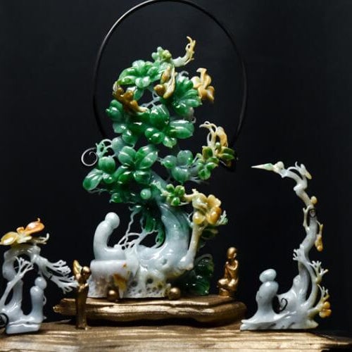 美しく珍しい龍の翡翠ペンダント、天然翡翠彫刻ペンダントお守り像