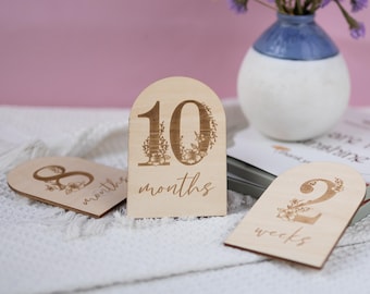 Baby Milestone Set, Monthly Milestones, Hello World Milestone Cards, Newborn Gift, Baby Shower Gift, Wooden Baby Monthly Milestone Markers
