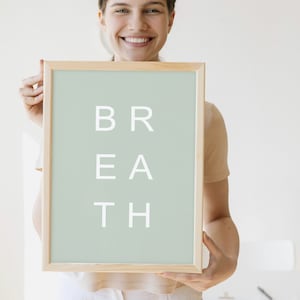 Poster: Breathe, Premium Druck Salbei