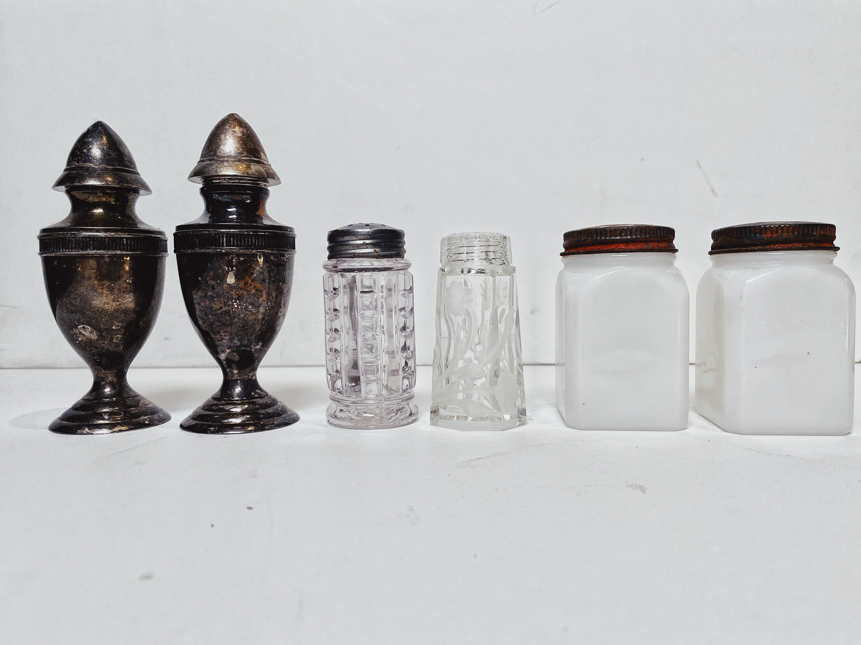 Old salt and pepper shakers deals