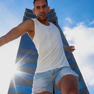 Weißes Tanktop, weißes vertikal gestreiftes T-Shirt, Sommer-T-Shirt, Tanktop, Tanktop, Holiday T-Shirt