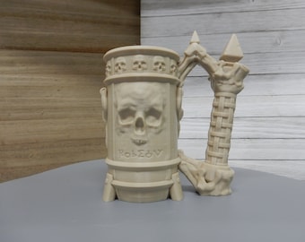 Necromancer's Chalice: Enigmatic Skull-Embellished Stein with Dual Handle Styles