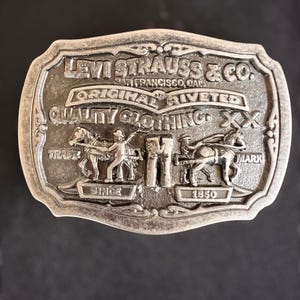 Levi\'s Belt Buckle Pewter Limited Edition Two Horse Vintage Unisex 3.5\