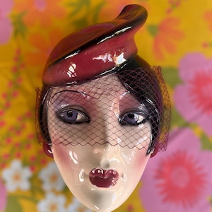 Vintage 1980s Clay Art Lady Wall Mask – Ceramic Face Plaque with Red Hat & Veil – Glam Art Deco Revival Wall Hanging