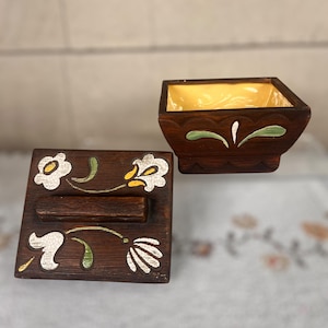 Vintage Mid-Century Brayton Laguna California Pottery Lidded Box – Hand-Painted Floral Design – Collectible 1950s California Pottery