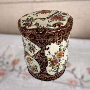 Vintage Daher Decorated Tin Container – Made in England – Asian Floral Design – Burgundy and Gold – 5x4.5 in