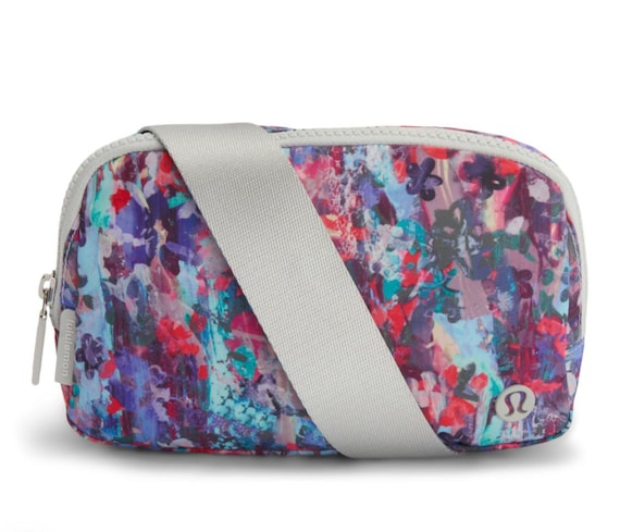 Lululemon Everywhere Belt Bag: Multicolor Purple Floral, NWT - Etsy Lululemon Everywhere Belt Bag: Multicolor Purple Floral, NWT - Etsy