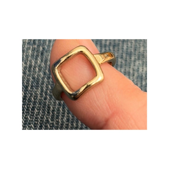 Gold Open Square Pinky Ring Size: 2.5
