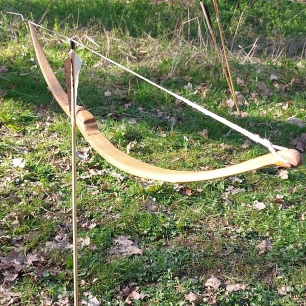 Traditional Longbow, Oak and Bamboo 40lb @ 28"