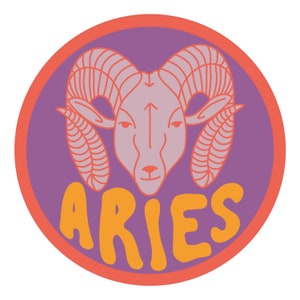 Puede incluir: Un c&iacute;rculo morado con un contorno rojo presenta un carnero rosa con cuernos rizados y la palabra "ARIES" en letras naranjas.
