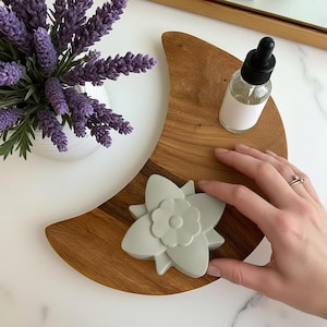 Essential oil aroma stone diffuser, handmade porous unscented flower for drawers, closet scent and desk fragrance