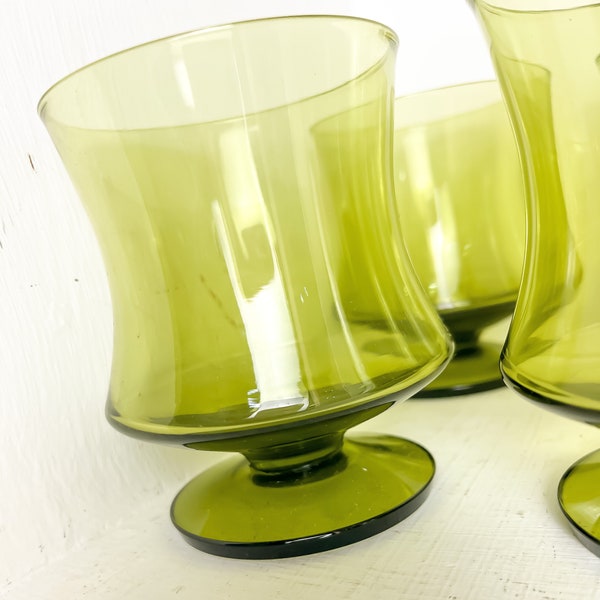 Vintage Seneca Fashionables Moss Green, Pedestal Goblets Danish Modern Glassware 1970s - set of 8