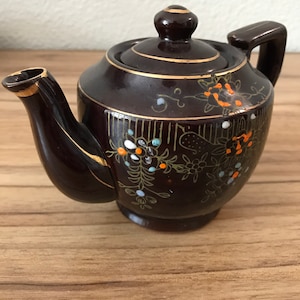 VTG Mid-Century Japanese Redware Pottery Small Teapot Hand Painted Moriage Style