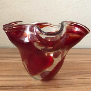 Red Zorza? Hand Blown Art Glass Handkerchief Vase Centerpiece Catch All