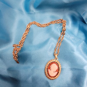 Cameo Necklace Sarah Coventry image 5