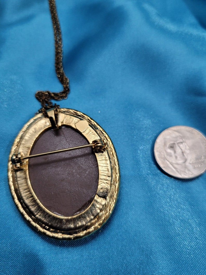 Cameo Necklace image 3